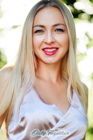 203067 - Elena Age: 31 - Ukraine