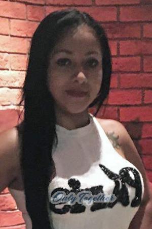 204158 - Laura Age: 32 - Costa Rica