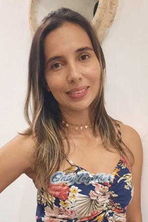 205729 - Alexandra Age: 35 - Colombia