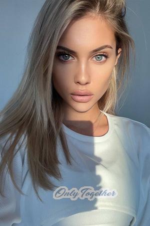 209791 - Polina Age: 23 - Russia