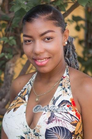 209978 - Nayelis Age: 22 - Colombia