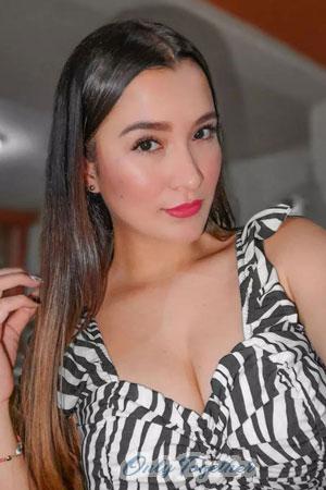 211711 - Paulina Age: 23 - Colombia