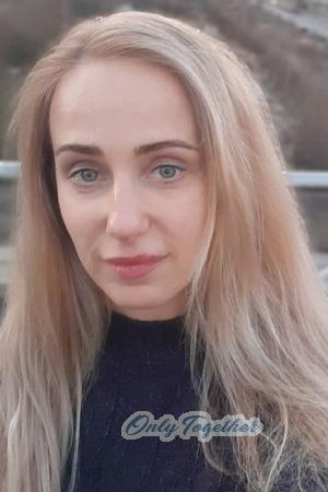 214026 - Julia Age: 41 - Russia