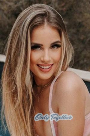 215227 - Carla Age: 22 - Spain