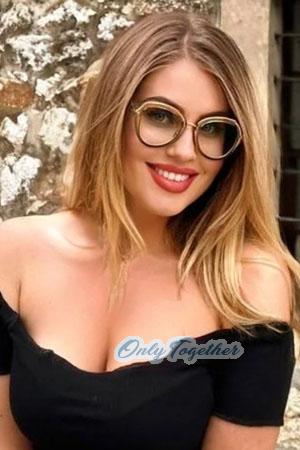 216090 - Lucia Age: 37 - Moldova
