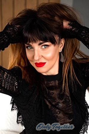 221685 - Viktoriia Age: 46 - Ukraine