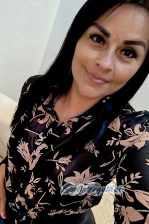 222228 - Jessica Age: 43 - Costa Rica
