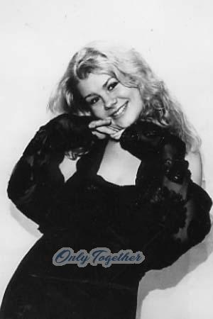 55339 - Svetlana Age: 26 - Russia